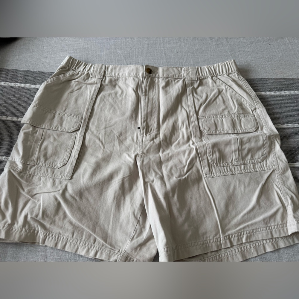 Kohl's Cream Cargo Shorts Lightweight Casual